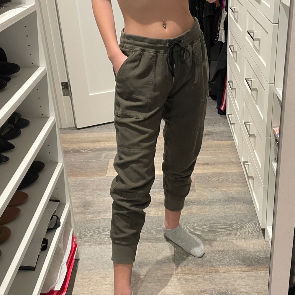 ARMY GREEN COMMUNITY PANTS